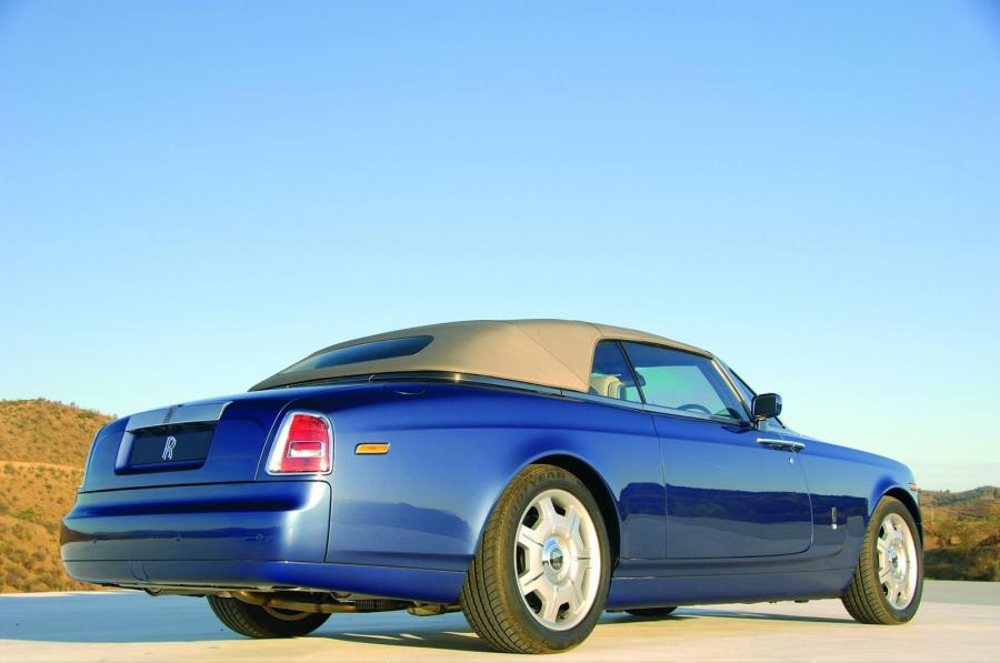  Rolls-Royce Phantom Drophead Coupe 2008 года  (фото 19 из 37)